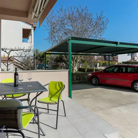 Laurea & Casia プーラ