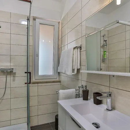 Laurea & Casia Apartment Pula