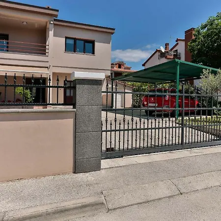 Laurea & Casia Apartment