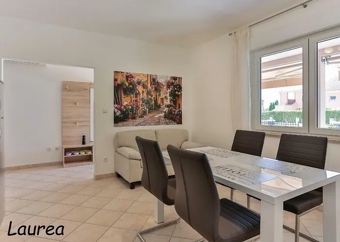 Laurea & Casia Apartment *