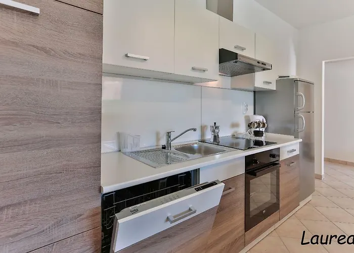 Laurea & Casia Apartment