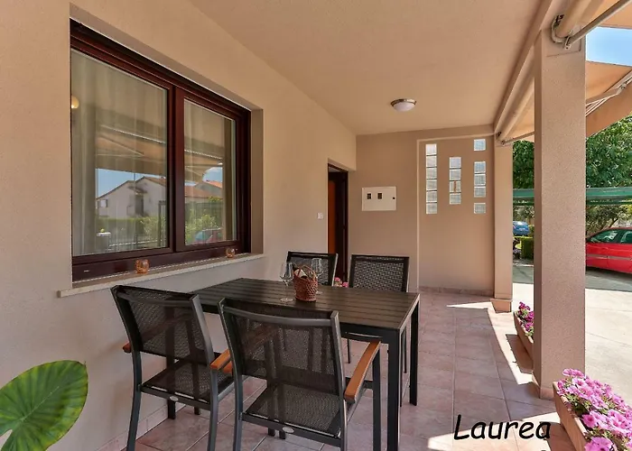 Laurea & Casia Apartment *