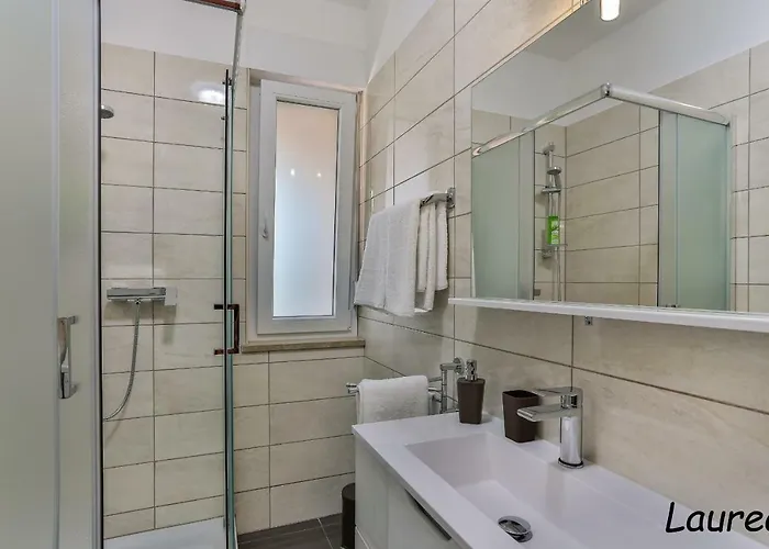 Laurea & Casia Apartment Pula