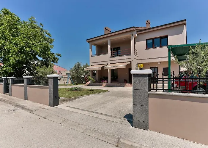 Laurea & Casia Apartment Pula